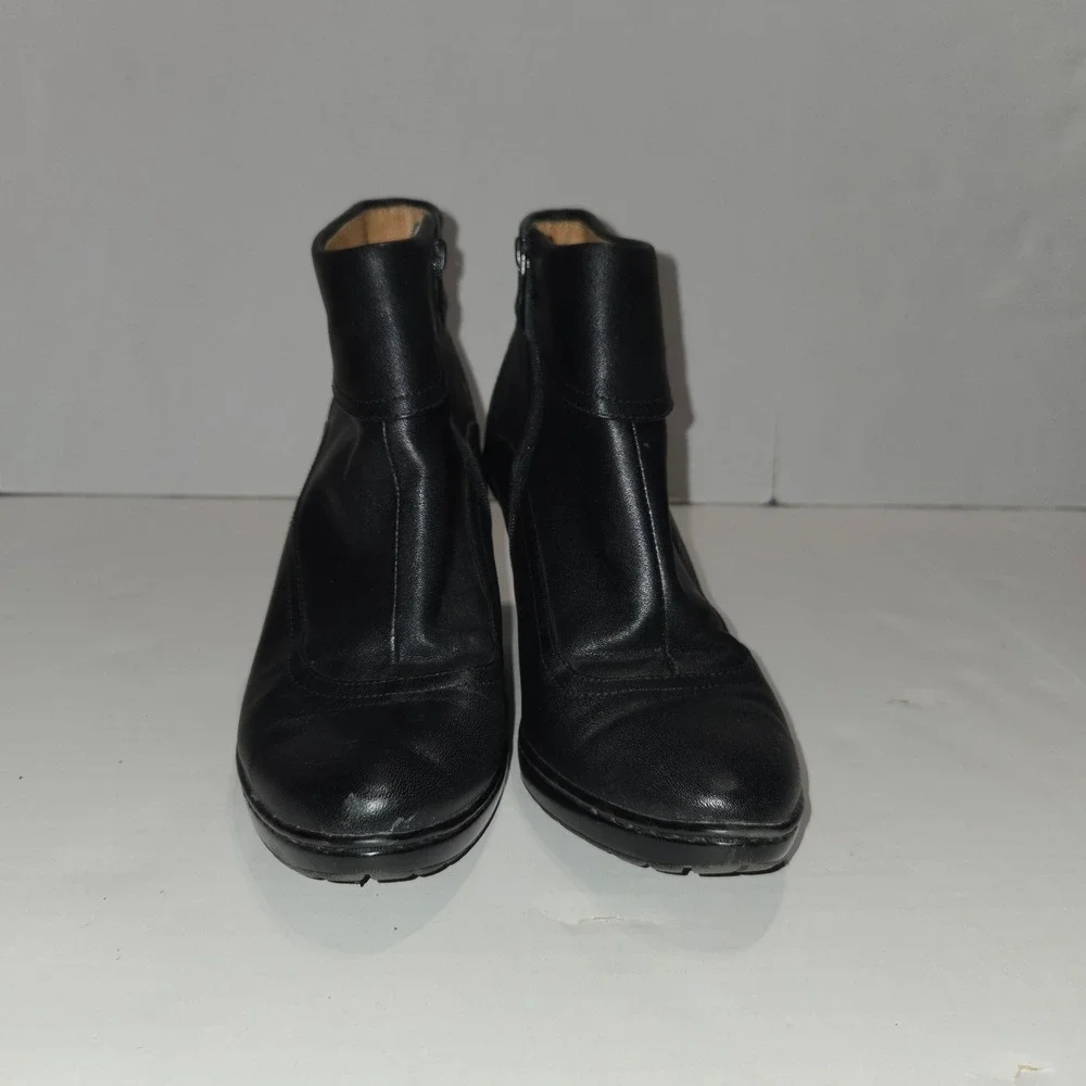 Sofft Ankle Boots Women 7M Black Leather Heeled Zip Up Booties Casual Classic